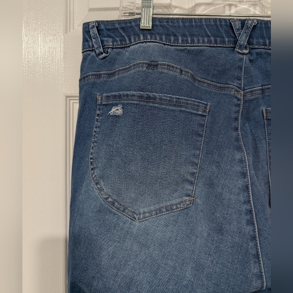 Democracy "Ab"solution Technology Distressed Medium Wash Straight Jeans Size 20W - Picture 7 of 13
